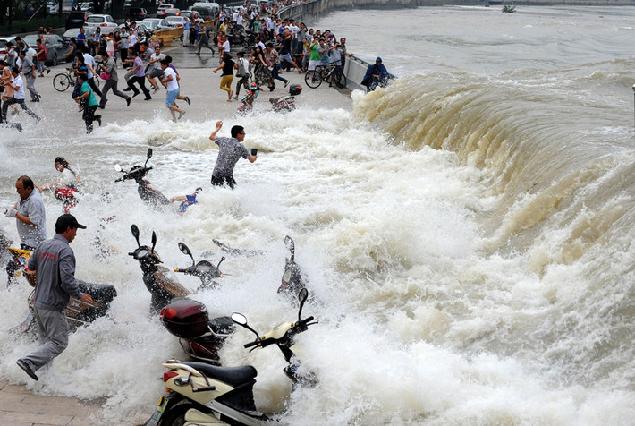 Chưa có thống kê về số lượng người tử vong và bị thương do ngắm sông Tiền Đường nhưng với sức mạnh khổng lồ của những con sóng này chắc hẳn trong quá khứ từng có người bị thương.