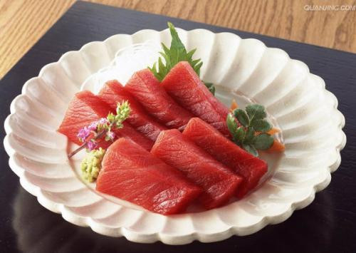 9.Dầu cá: một số loài cá biển như cá hồi, cá ngừ chứa một lượng lớn axit béo Omega-3. Axit béo này có thể chống lại bệnh tật, giảm mỡ máu, nhưng lại có thể ngăn ngừa hemagglutination liên quan đến bệnh tim và bệnh tim. Ảnh: pclady.