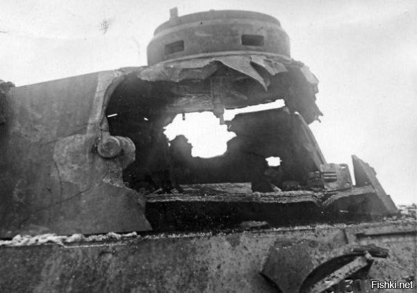 Theo đó trong đợt thử nghiệm đầu năm 1943, Liên Xô đã dùng các mẫu xe tăng Tiger bắt được của Đức làm vật thử nghiệm. Đáng ngạc nhiên là dù chỉ dùng đạn nổ HE nhưng SU-152 có thể tiêu diệt xe tăng Tiger ở bất kỳ khoảng cách nào. Nguồn ảnh: ER.