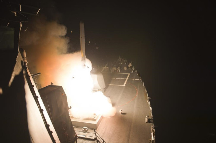 Theo thống kê của History Navy, tính từ năm 1991-2018, tổng cộng 2.133 tên lửa Tomahawk đã được sử dụng trong chiến đấu. Trong đó, chiến dịch quân sự sử dụng nhiều Tomahawk nhất là cuộc xâm lược Iraq năm 2003, 802 tên lửa Tomahawk đã được bắn vào các mục tiêu của quân đội Iraq. Ảnh: DVIDS.