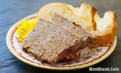 Hoặc cũng có thể là các bạn chọn loại thịt quá nạc nên thành phẩm pate không đạt được độ mềm, xốp cần thiết.