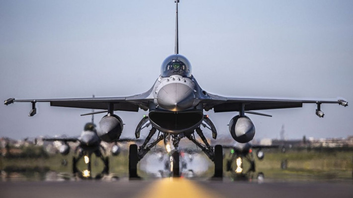 Một trở ngại đối với Tehran khi đó nằm ở việc Mỹ chưa muốn bán F-16 cho họ, bất chấp Iran là đồng minh thân thiết của Washington, bởi vì dòng tiêm kích hạng nhẹ này vẫn đang trong quá trình hoàn thiện tính năng.