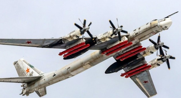 Kh-101 được Không quân Nga sử dụng khá thường xuyên. Tuy nhiên, mặc dù tên lửa này ban đầu đặt ra thách thức đáng kể đối với phòng không Ukraine nhưng theo thời gian, Ukraine đã học được cách đánh chặn thành công. Báo cáo đầu tiên về việc Kh-101 bị bắn rơi được đưa ra từ tháng 4/2022. Theo người đứng đầu Cơ quan quản lý quân sự khu vực Vinnytsia, Sergey Borzov, tên lửa đã bị đánh chặn bởi một khẩu súng máy thông thường. Borzov giải thích rằng, tên lửa rất dễ bị tấn công bởi loại vũ khí thô sơ như vậy vì nó bay ở độ cao rất thấp.