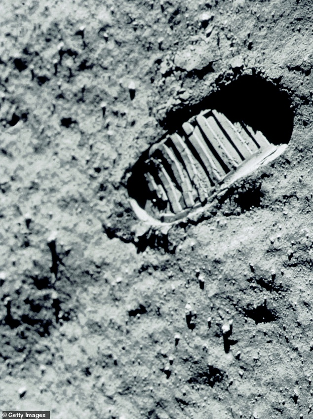 Sự cố này được NASA giữ kín trong nhiều năm để tránh dư luận công kích. NASA đã rút ra được bài học kinh nghiệm quý giá trong việc chuẩn bị các linh kiện dự phòng cho các chuyến bay Apollo lên Mặt trăng sau đó. Bởi, đôi khi một hỏng hóc kỹ thuật nhỏ nhặt đến không ngờ có thể gây nên một thảm họa lịch sử, cũng như làm cho biết bao công sức và tiền bạc của người Mỹ phải trôi sông đổ biển.