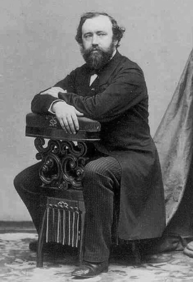 2. Adolphe Sax và cuộc đời gặp tai nạn: Adolphe Sax, người phát minh ra kèn saxophone, trải qua hàng loạt tai nạn kỳ lạ từ khi còn nhỏ, nhưng cuối cùng vẫn trở thành một nhạc sĩ nổi tiếng.
