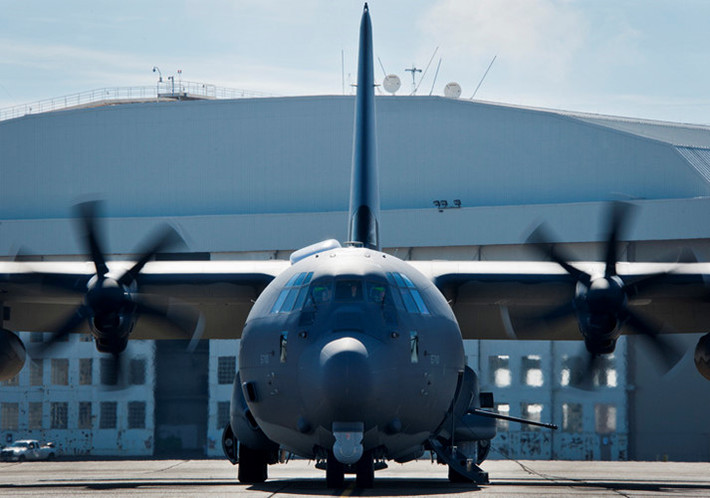 AC-130 lắp đặt thiết bị nhìn đêm hồng ngoại, thiết bị khuếch đại ánh sáng mờ (độ khuếch đại tối đa tới 4.000 lần), thiết bị nhìn đêm tạo ảnh nhiệt và thiết bị phát hiện tia lửa điện khi ô tô hoạt động… (Ảnh: airforcetimes)