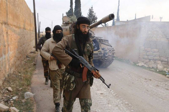 Hãng thông tấn Syria (SANA) đưa tin, nhóm phiến quân Jaysh al-Islam hôm 6/4 đã xé bỏ thỏa thuận ngừng bắn với Quân đội Syria do Nga đứng ra làm trung gian, và đồng thời cũng tuyên bố sẽ tử thủ Douma đến cùng. Ảnh: WeapoNews.com.
