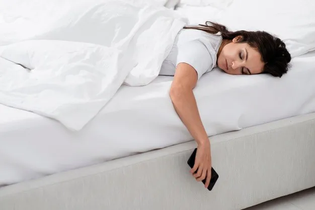 8. Bạn có thể liên tưởng giấc ngủ với sự bình an và yên tĩnh, nhưng thực tế trí não chúng ta hoạt động nhiều hơn khi ta ngủ so với ban ngày.