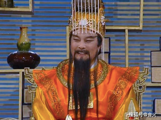 Trên thực tế, Ngọc Hoàng quả thật đã tu luyện nhiều năm, nhưng tu luyện là văn, võ công rất kém. Địa vị của Ngọc Hoàng thật ra là phần thưởng cho sự chăm chỉ của hắn do Đạo giới ban tặng, chứ không phải theo thực lực.