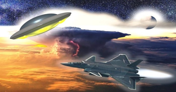 Mark Hulsey nói trong đoạn ghi âm: "Họ cứ đi thành vòng tròn. Tôi là phi công F-18 trong thủy quân lục chiến. Tôi đang nói với bạn, tôi đã thực hiện nhiều vụ đánh chặn, tôi chưa bao giờ chứng kiến cảnh tượng nào như thế này".