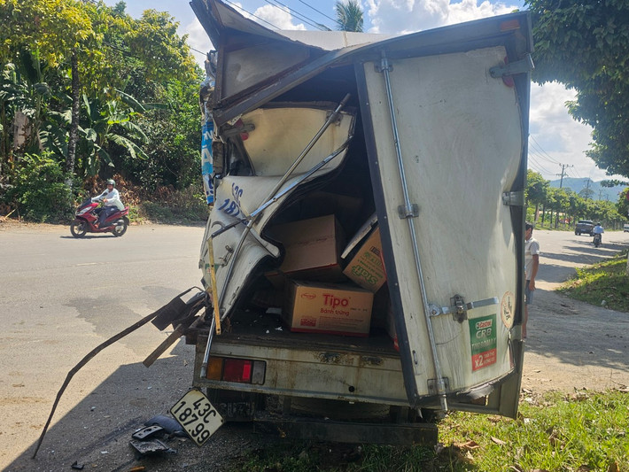 Thời điểm này, lượng phương tiện lưu thông trên đường ĐT 602 khá vắng.
