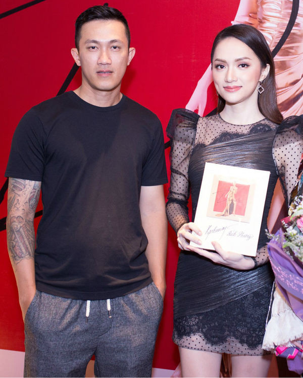 Thời gian gần đây, nhiều tin đồn cho rằng Hương Giang và Criss Lai đã quay lại bên nhau vì không ít lần cặp đôi cùng nhau xuất hiện trong những sự kiện hay cả những khooảnh khắc ở cạnh nhau của cả hai vô tình bị tiết lộ.