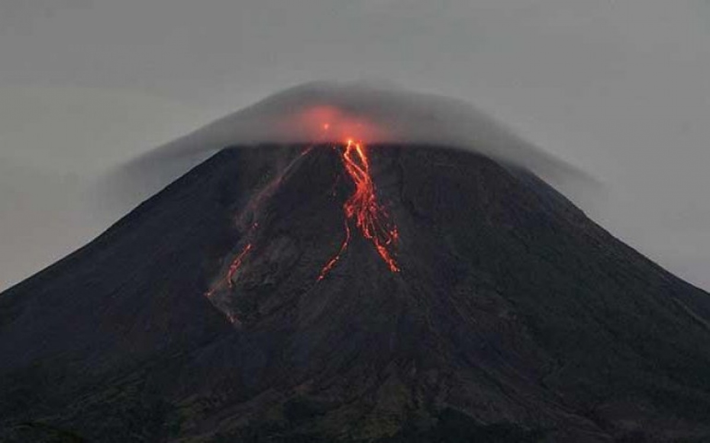 Luôn được gọi là ngọn núi “Ngày tận thế", Merapi là một trong những ngọn núi lửa đang hoạt động mạnh nhất trên thế giới.