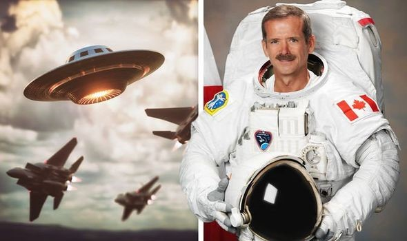 Chris Hadfield, một cựu phi hành gia của Cơ quan Vũ trụ Canada, đã đưa ra ý kiến của mình trước cơn sốt UFO, chia sẻ với đài truyền hình CBC của Canada, ông nói: "Rõ ràng là tôi đã nhìn thấy vô số thứ trên trời mà tôi thực không biết về nguồn gốc của chúng. Nhưng chỉ vì nhìn thấy thứ gì đó trên bầu trời mà bạn không biết và sau đó kết luận ngay rằng đó là sự sống thông minh từ một Hệ Mặt trời khác là đỉnh cao của sự thiếu logic."
