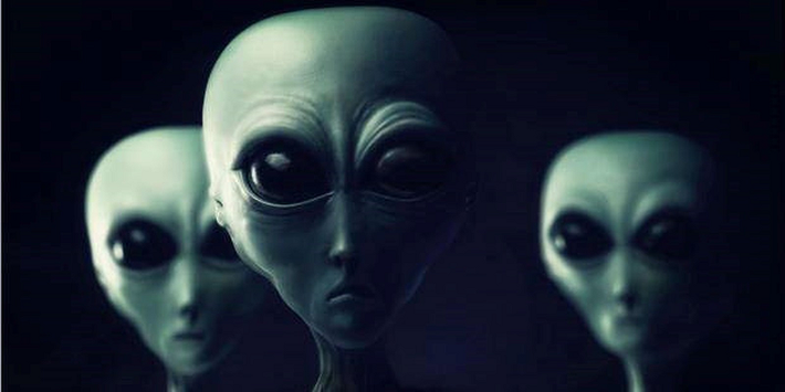 Cụ thể, phi hành gia tàu Apollo 14 - Edgar Mitchell là người thứ 6 đặt chân lên trên Mặt trăng. Ông đã thực hiện sứ mệnh lịch sử này vào năm 1971. Sau khi hoàn thành nhiệm vụ và trở về Trái đất, ông Mitchell bắt đầu nghiên cứu về sự sống ngoài Trái đất.