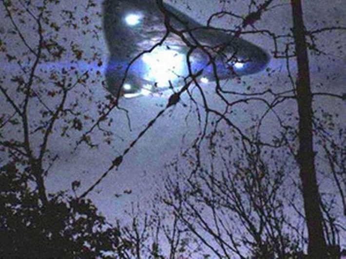 Trước đây, một số dữ liệu của Bộ Quốc phòng Anh về UFO được công khai website của Lưu trữ Quốc gia Anh.