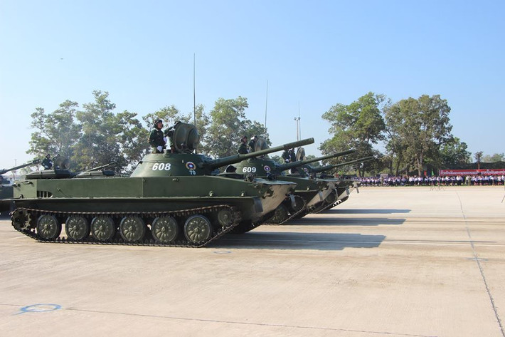 Xe tăng lội nước PT-76 của Lục quân Lào, được vũ trang với pháo chính 76mm có tầm hoạt động lên đến 400km. Nguồn ảnh: Lao National Radio.
