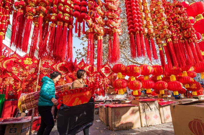 Một gian hàng bán đồ trưng bày Tết tại tỉnh Sơn Đông.