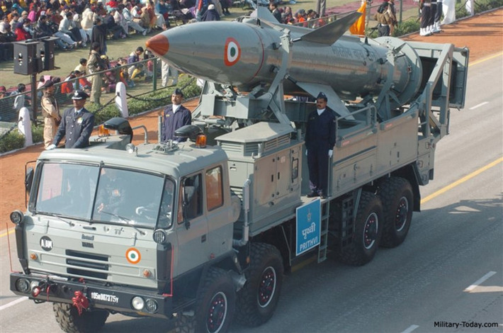 Tên lửa Prithvi I (SS-150) bắt đầu được sản xuất từ ngày 25/2/1988, nhưng phải đến năm 1994 mới chính thức được chấp nhận đưa vào phục vụ trong biên chế Lục quân Ấn Độ. Ảnh: Military-Today.