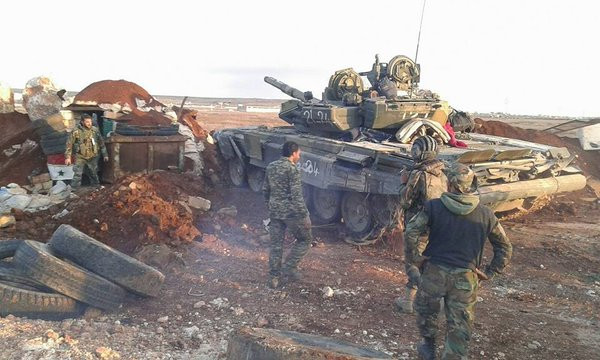 "Các xe tăng này được triển khai để chống khủng bố ở Syria mà có những nơi nhiệt độ có thể lên tới 50 độ C. Và vì vậy, các chỉ huy xe thường phải mở nắp khoang tháp pháo trên xe", tờ Times of India cho biết.