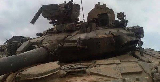 Điều này cũng từng xảy ra với trường hợp tăng T-90 trong quân đội Ấn Độ. Được biết, lô tăng T-90A của Nga đang hoạt động tại Syria được sản xuất cùng với dàn tăng được xuất khẩu cho Ấn Độ. Tuy nhiên, vấn đề cố hữu của những chiếc tăng này là hệ thống làm mát khoang lái bị lỗi hoặc hoạt động yếu.