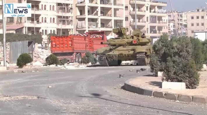 Sau khi chiếc xe tăng T-90A đầu tiên của Nga tại Syria bị phá hủy mà nguyên nhân theo Moskva công bố cho thấy lỗi do kíp điều khiển mở cửa khoang lái, tờ Times of India đã tiết lộ thông tin gây sốc khi cho rằng những người lính xe tăng Syria buộc phải mở cửa.