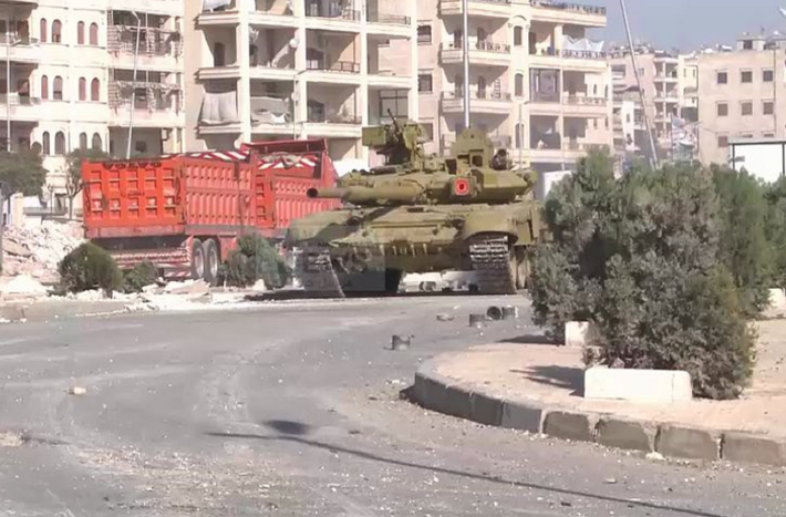 Mặc dù lập luận của Iraq cũng có phần đúng, thế nhưng với những gì mà T-90 đã trải qua ở chiến trường Syria lại cho thấy rằng, đối thủ của chiếc xe tăng này trên chiến trường không chỉ có các loại tên lửa chống tăng hiện đại như Javelin mà còn có cả những cái tên như: BGM-71 TOW, 9M113 Konkurs, 9M111 Fagot và cả 9M133 Kornet... Nguồn ảnh: tanksdb.ru.