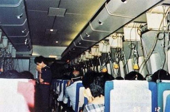 Bức ảnh này được chụp trên chuyến bay 123 của Japan Airlines trước khi gặp nạn và khiến 520 hành khách cùng với phi hành đoàn thiệt mạng, chỉ có 4 người sống sót.