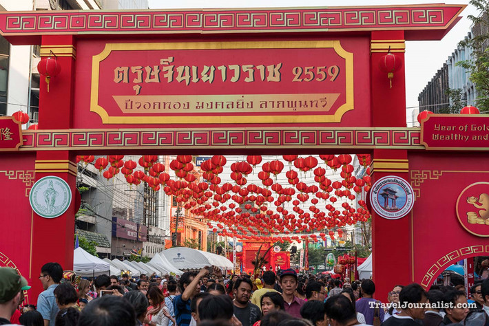 Khu vực người Hoa sinh sống tại thủ đô Bangkok, Thái Lan được trang hoàng trước thềm Tết Nguyên đán. Ước tính, Thái Lan sẽ đón khoảng 1 triệu du khách quốc tế trong dịp năm mới âm lịch, 1/3 trong số đó là du khách từ Trung Quốc. Ảnh: Thai Travel.