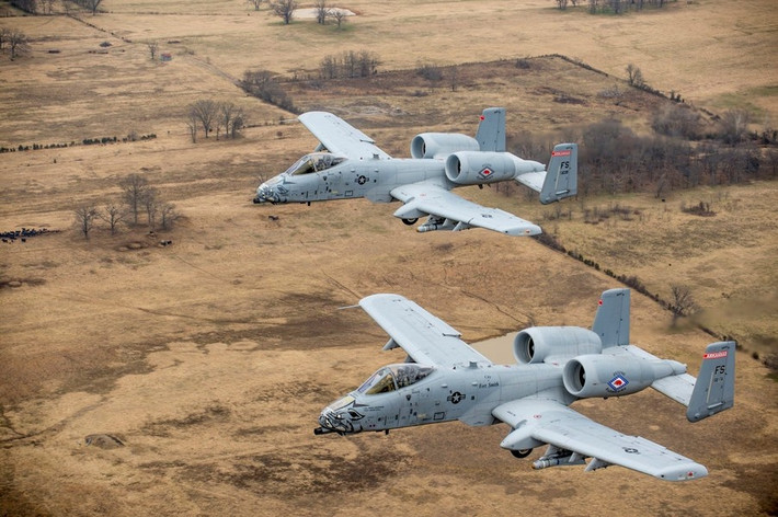 Sau khi được cường kích A-10 của Mỹ yểm trợ, các tay súng SDF nhanh chóng phát triển lực lượng và hiện đã nắm quyền kiểm soát vùng đất Hasham, chiếm giữ 7 ngôi làng gần Deir ez-Zor trước đây do quân chính phủ nắm giữ.