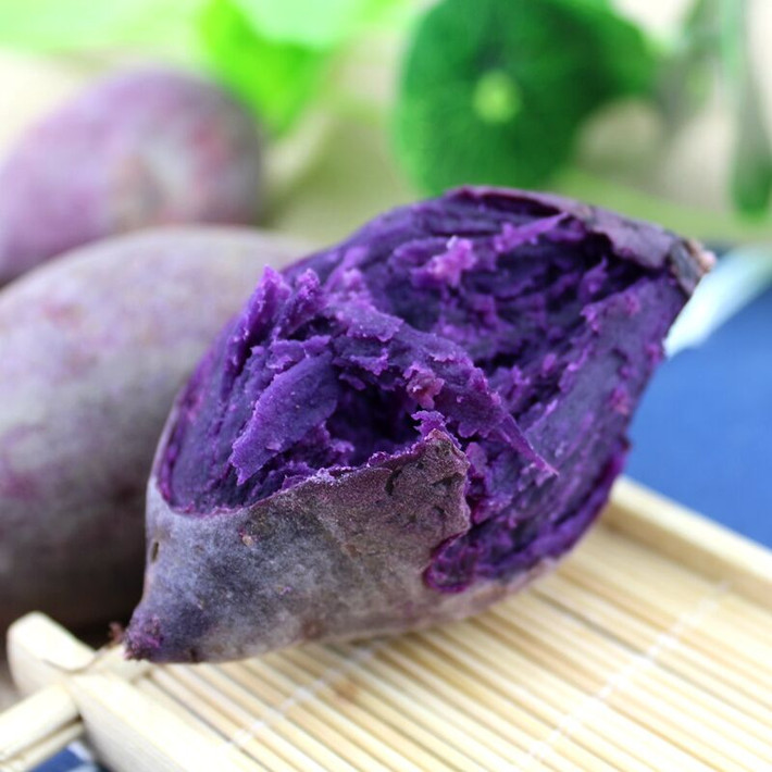 Nếu nấu khoai lang cùng với gạo tẻ sẽ có được món cháo thơm ngon và còn giảm được chứng đầy hơi, chướng bụng.