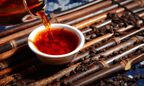 Nghiên cứu cho thấy, thành phần polyphenol có trong loại trà này có tác dụng ức chế các enzyme sinh học liên quan đến hiện tượng đái tháo đường, giúp ổn định đường huyết.