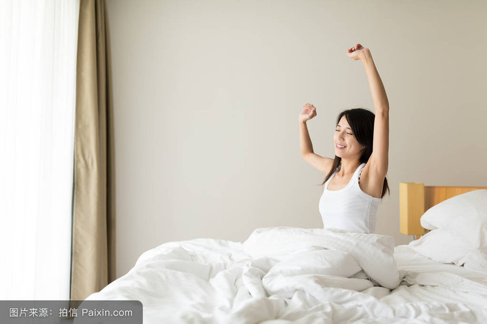 Thức dậy vừa đói vừa khát: Khi bạn vừa tỉnh giấc hệ tiêu hóa của bạn sẽ chưa hoàn toàn "tỉnh giấc", nên cơ thể sẽ chưa có được cảm giác đói và khát.