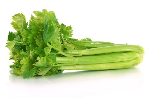 Kiểm soát huyết áp bằng cần tây: Một nghiên cứu của Hiệp hội huyết áp Mỹ đã chỉ ra, uống đều đặn nước ép cần tây ép sẽ giúp hạ huyết áp hiệu quả.