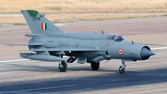 Điều này nghiễm nhiên biến Ấn Độ thành quốc gia nhập khẩu và sử dụng nhiều MiG-21 nhất thời điểm bấy giờ. Tới hiện tại, với hơn 100 chiếc MiG-21 đang hoạt động đây hiện đang là lực lượng Không quân sử dụng nhiều MiG-21 nhất trên thế giới. Nguồn ảnh: Pinterest.