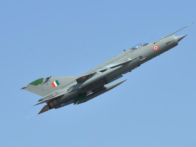 Ngày nay, các tiêm kích cơ MiG-21 của Ấn Độ chỉ còn làm nhiệm vụ đánh chặn. Đây cũng chính là loại tiêm kích mà phía Ấn Độ cho là đã bắn hạ F-16 của Không quân Pakistan trong cuộc xung đột vừa xảy ra cách đây ít hôm, tiếc là Ấn Độ không có bằng chứng cho tuyên bố này. Nguồn ảnh: Pinterest.