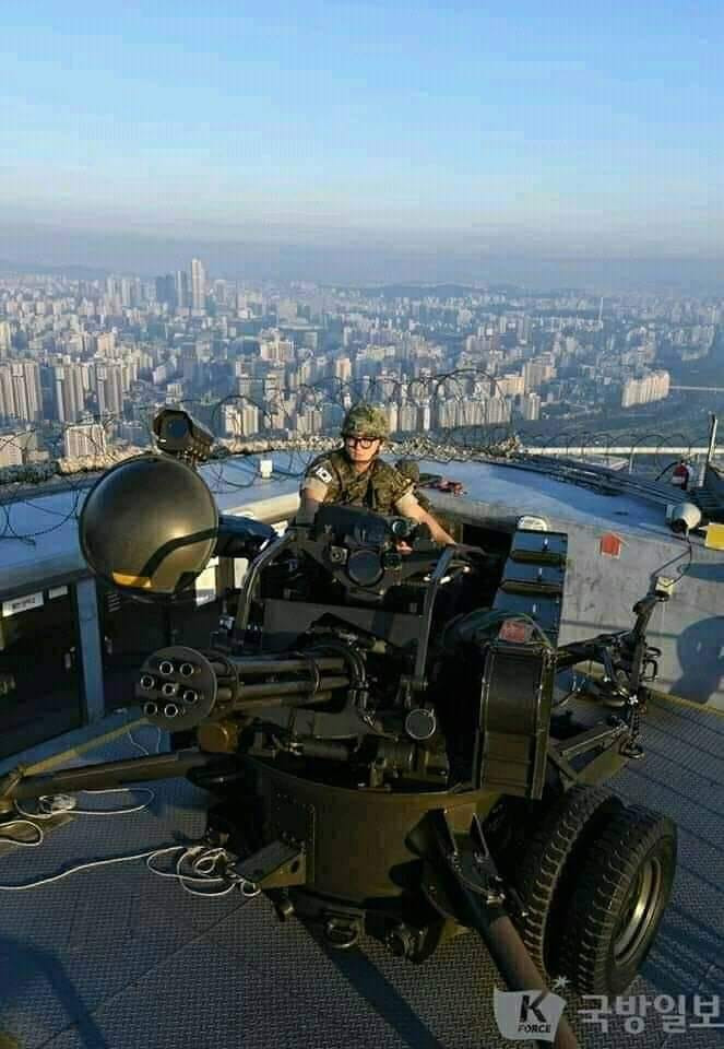 Từ những điểm cao này, hệ thống pháo phòng không Vulcan có khả năng bao quát và tấn công những mục tiêu bay đang tiếp cận vào thủ đô của nước này. Nguồn ảnh: BI.