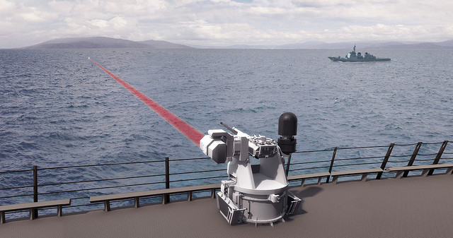Tuy nhiên, giống với pháo điện từ, vấn đề lớn nhất mà các loại vũ khí laser của Mỹ hiện đang gặp phải đó là chúng tiêu tốn năng lượng quá lớn sau mỗi cú bắn. Trong khi đó nguồn năng lượng mà chúng có thể mang theo lại quá ít chỉ đủ cho vài phát bắn. Nguồn ảnh: Wired.