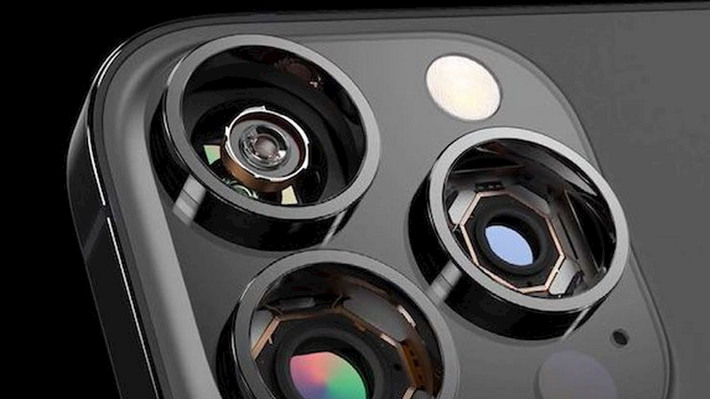 3. Camera: iPhone 15 Pro và iPhone 15 Pro Max (iPhone 15 Ultra) có thể sẽ được trang bị camera kính tiềm vọng mới, mang tới khả năng zoom quang học 5x hoặc 6x. Điều này sẽ cho phép chúng thu hẹp khoảng cách với Pixel 7 Pro của Google và Galaxy S23 Ultra của Samsung.