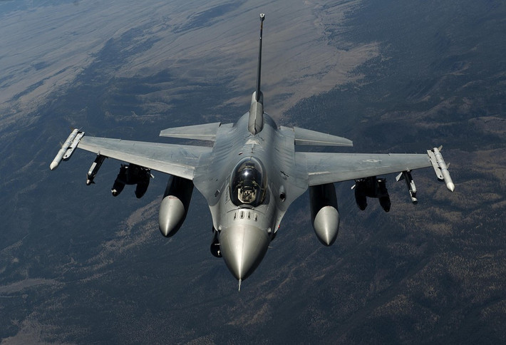 Defence News dẫn lời nguồn tin quốc phòng Mỹ cho biết, Việt Nam bày tỏ sự quan tâm đến tiêm kích F-16 nhằm nâng cao sức mạnh tác chiến trên không. Ảnh: USAF