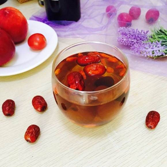 Ngoài ra, long nhãn giàu vitamin và chất chống oxy hóa, giúp giảm nếp nhăn, trẻ hóa làn da. Ảnh: haodou.