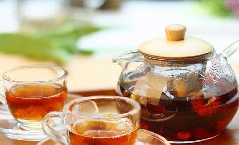 Trà trị táo bón: Do ăn uống, sinh hoạt hoặc áp lực tinh thần... dẫn đến bạn gặp phải một số vấn đề về đường tiêu hóa như táo bón, đặc biệt là ở người già. Ảnh: dahe.