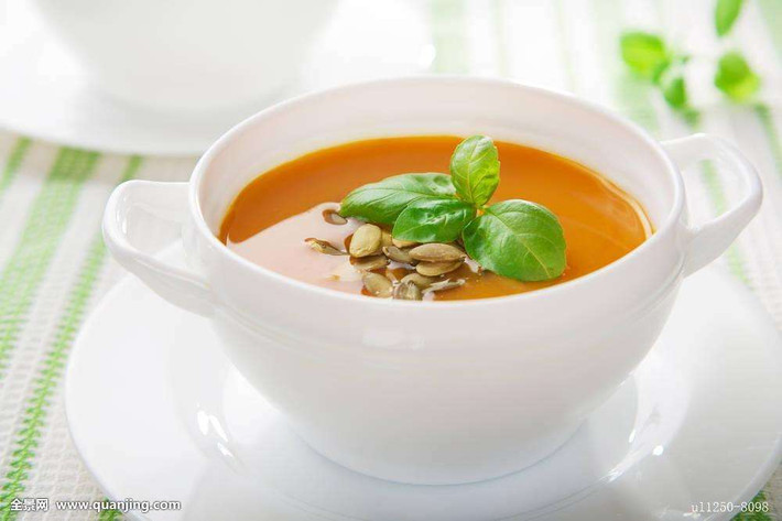 Khi ăn canh đừng chỉ ăn mỗi nước mà bỏ qua cái. Do chỉ có một số thành phần dinh dưỡng hòa tan được trong nước, còn lại phần lớn protein, axit amin, peptide, vitamin B2, kali, và chất béo, và nhiều chất dinh dưỡng khác vẫn lưu lại ở trong thịt. Ảnh: quanjing.