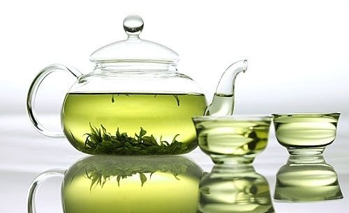 Trà có chứa một lượng lớn caffeine, khi vào cơ thể sẽ có tác dụng tăng nhịp tim, đánh trống ngực. Ảnh: toutiao.