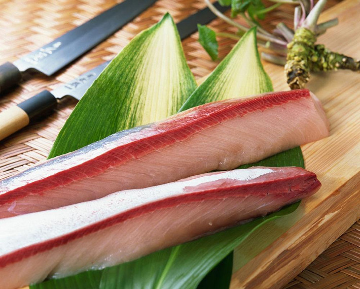 Vì thế sau khi cá làm sạch tót nhất nên bảo quản trong tủ lạnh từ 2-3 tiếng mới đem ra chế biến sẽ ngon nhất.