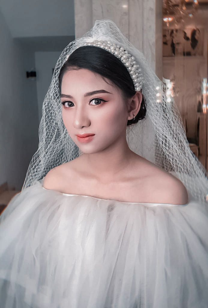 Không chỉ gây ấn tượng bởi giọng hát trời phú, nữ sinh Nghệ An còn khiến dân mạng bất ngờ khi gương mặt có nhiều nét rất giống với Hương Giang Idol.