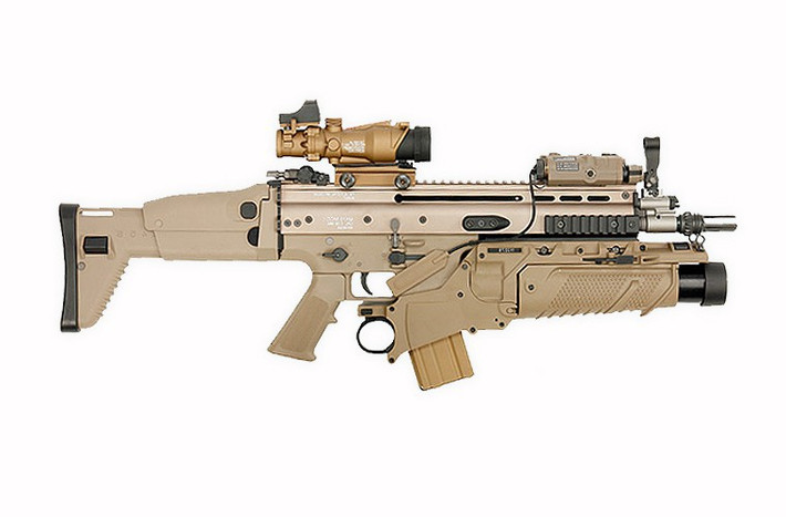 FN SCAR có chốt an toàn kiêm lựa chọn chế độ bắn có thể được điều chỉnh từ cả 2 bên