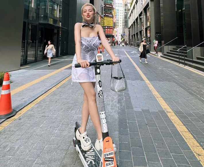 Những hình ảnh quyến rũ của Ngân 98: