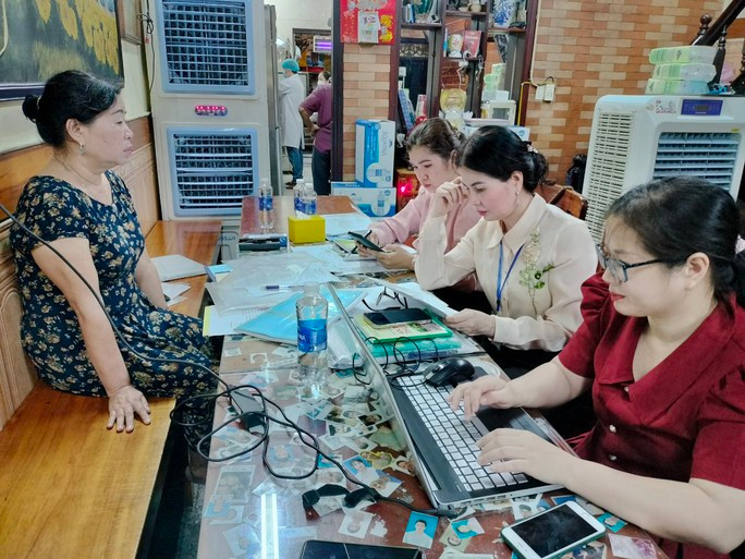 Ngày 13/9, Chi cục An toàn vệ sinh thực phẩm (Sở Y tế tỉnh Quảng Nam) cũng đã lập đoàn điều tra, giám sát và xử lý ngộ độc thực phẩm tại hộ kinh doanh bánh mì Phượng.