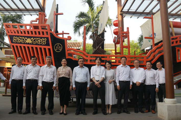 Hoàng thái tử Akishino và Công nương Kiko và lãnh đạo tỉnh Quảng Nam đã đến thăm Châu Ấn Thuyền do chính quyền tỉnh Nagasaki trao tặng cho thành phố Hội An vào năm 2017 để minh chứng cho lịch sử giao thương giữa thương nhân Nhật Bản tại thương cảng Hội An trong thế kỷ 16 - 17. Châu Ấn Thuyền còn gắn với chuyện tình nàng Công nữ Ngọc Hoa của nước Nam và chàng thương nhân Araki Sotaro đến từ xứ sở anh đào.